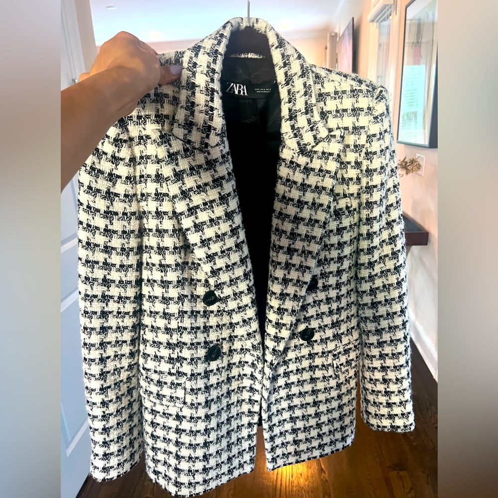Zara Women's Black and White Jacket